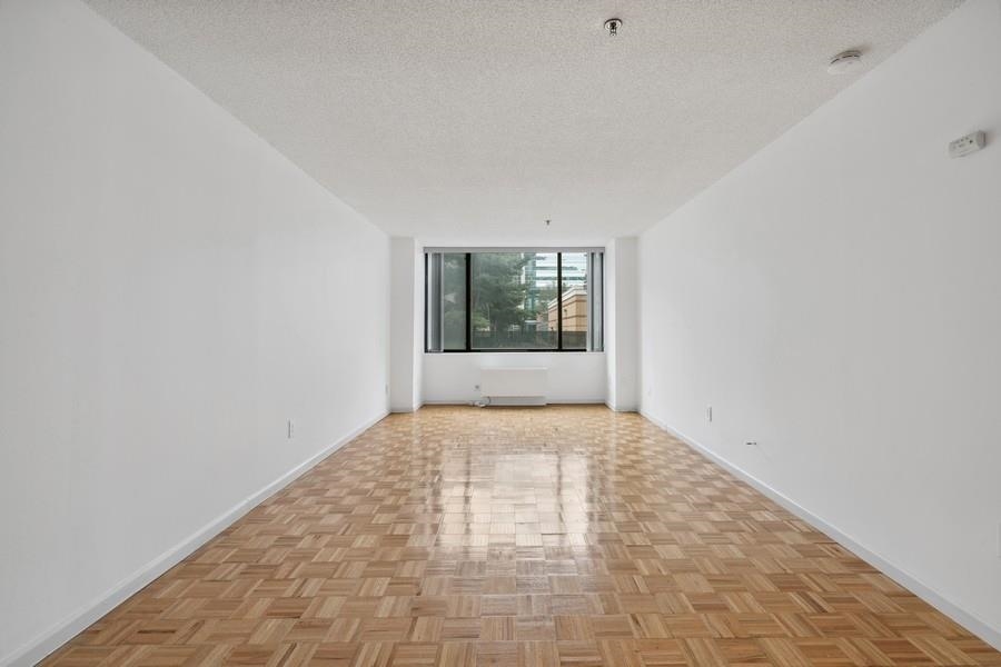 45 RIVER DR SOUTH Unit: 104