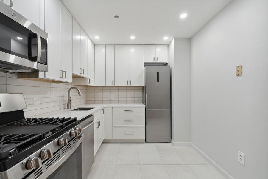 45 RIVER DR SOUTH Unit: 104