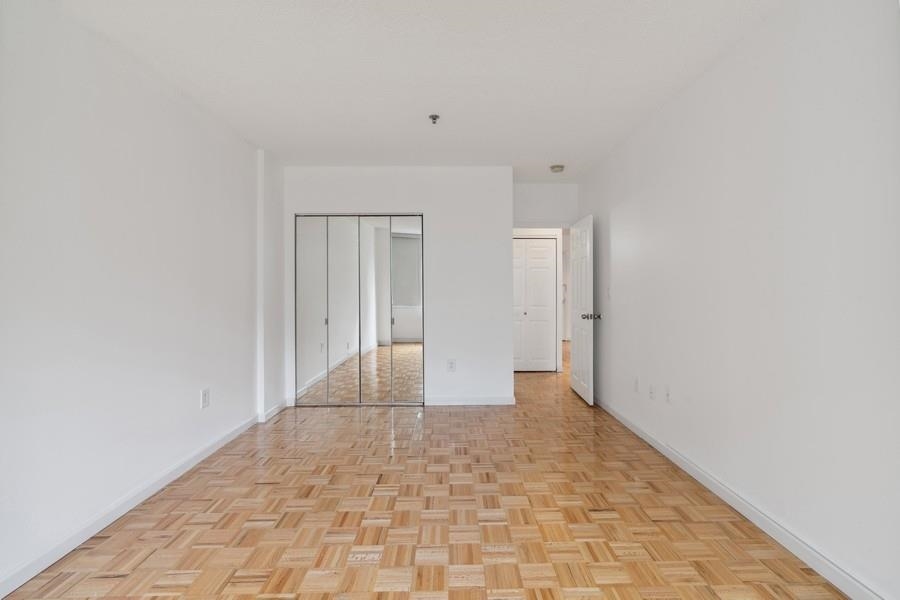45 RIVER DR SOUTH Unit: 104
