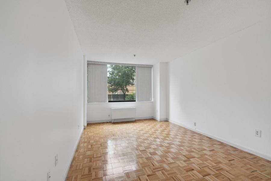 45 RIVER DR SOUTH Unit: 104