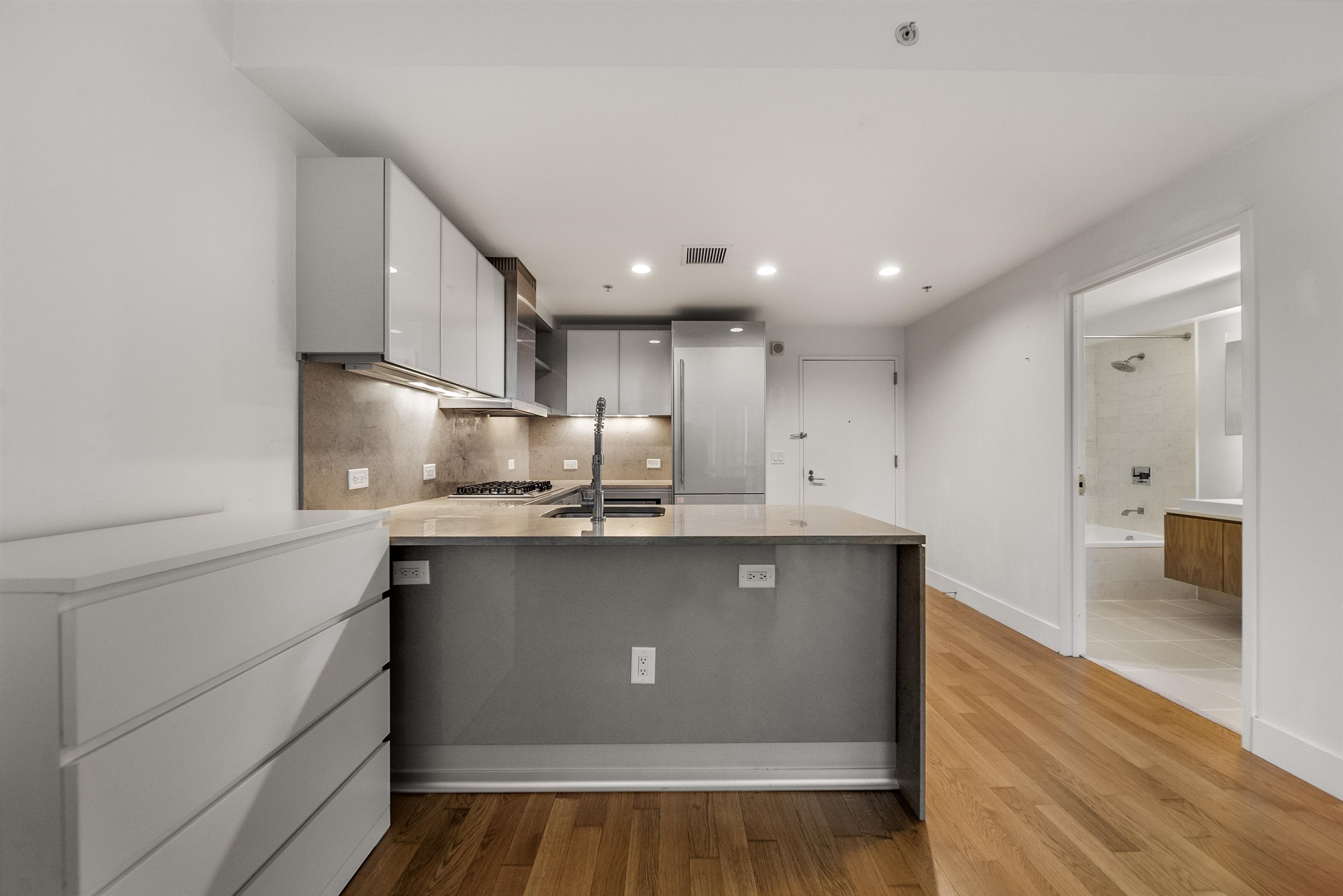 77 HUDSON ST Unit: 1401