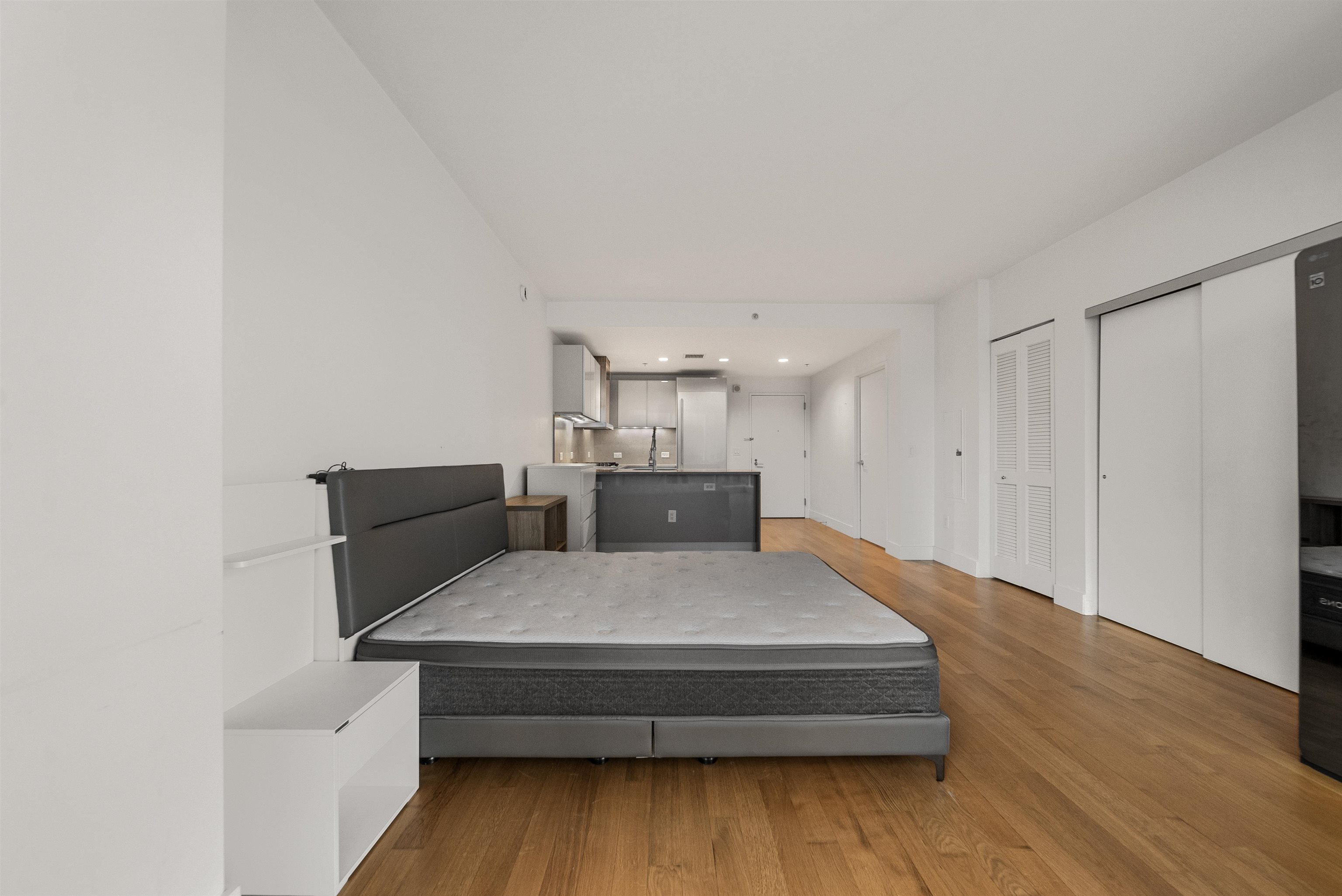 77 HUDSON ST Unit: 1401