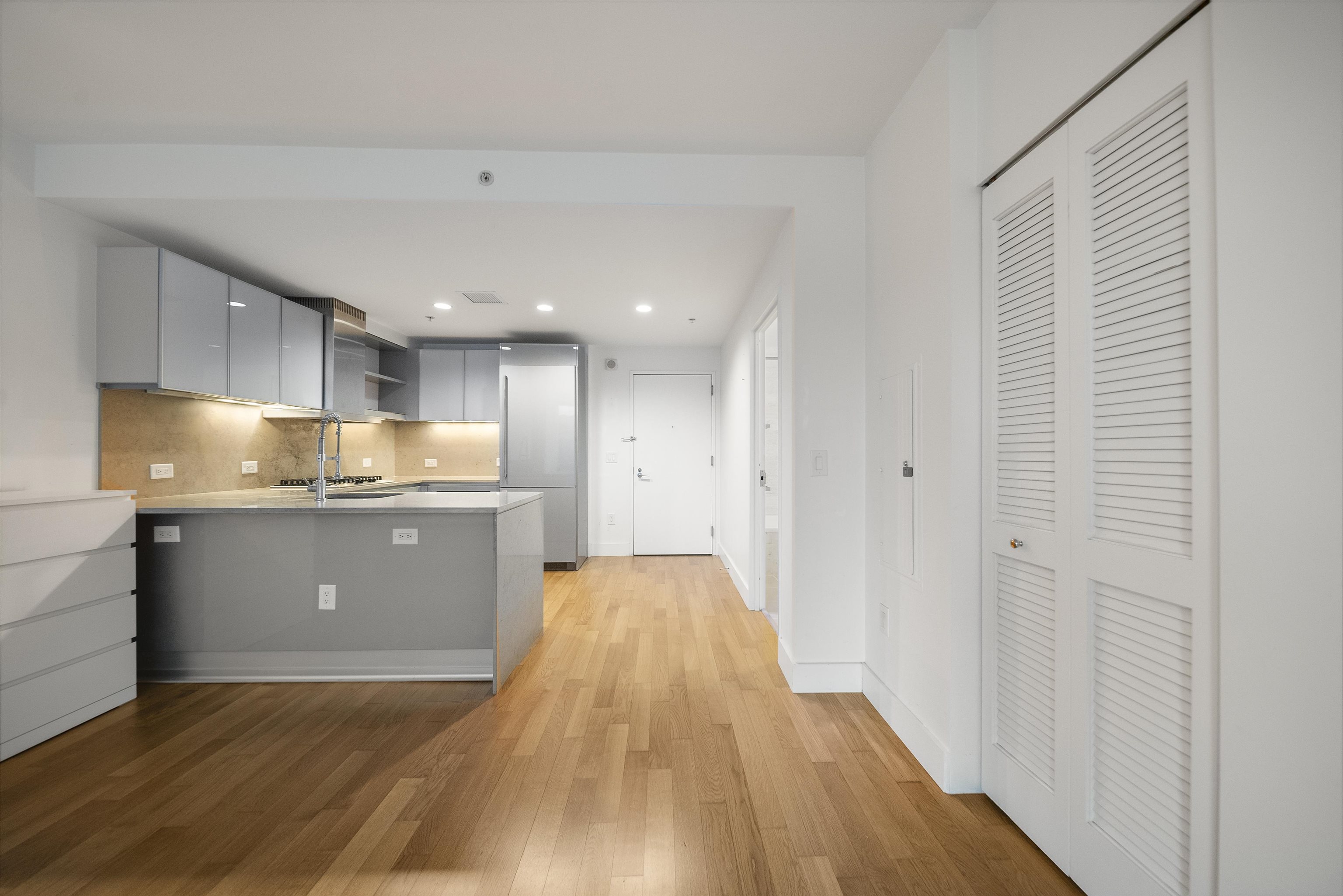 77 HUDSON ST Unit: 1401