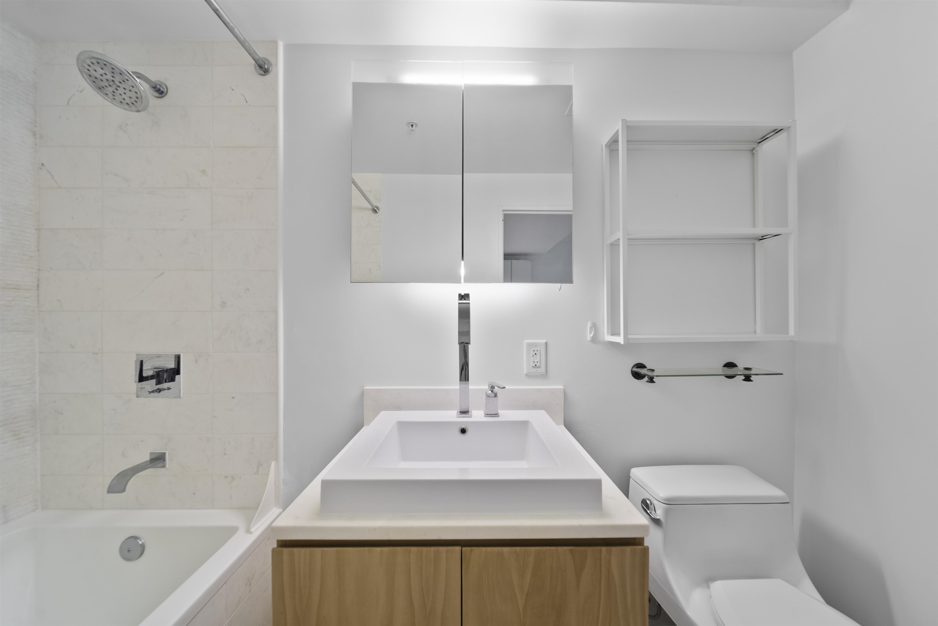 77 HUDSON ST Unit: 1401