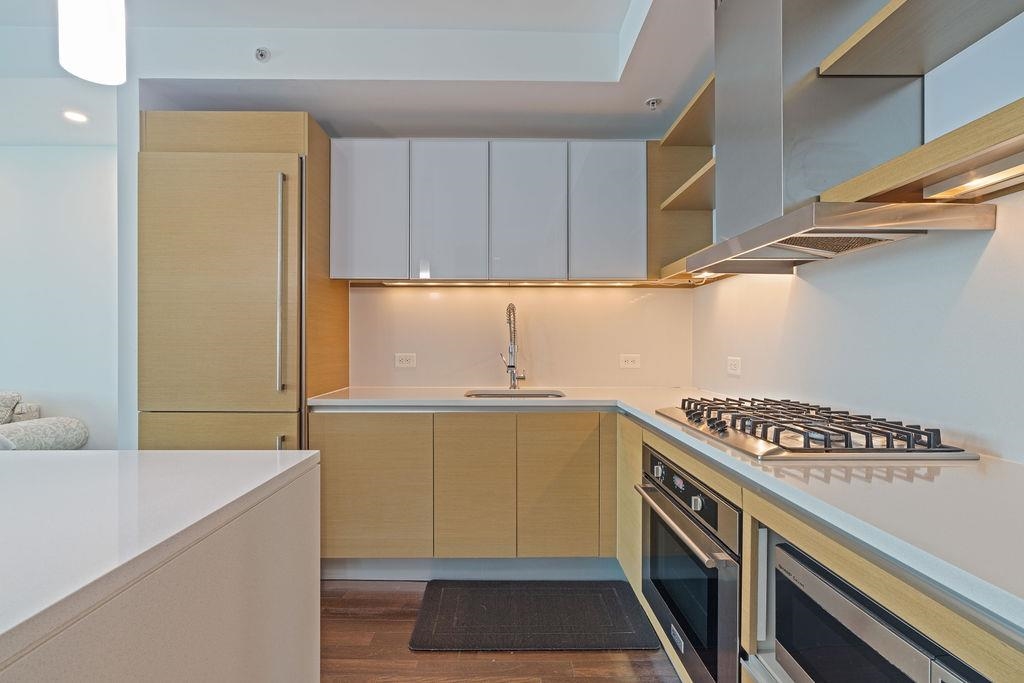 77 HUDSON ST Unit: 4204