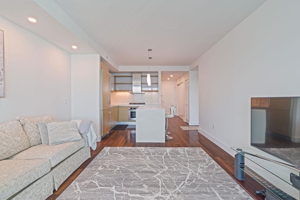 77 HUDSON ST Unit: 4204