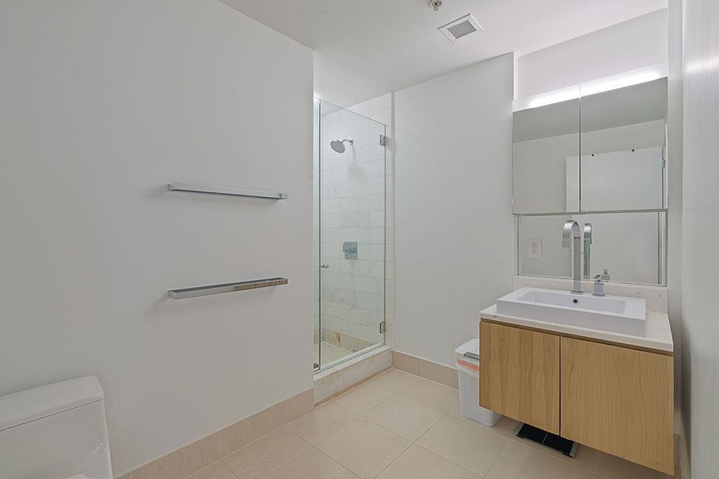 77 HUDSON ST Unit: 4204