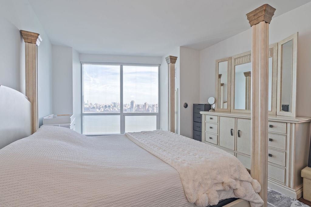 77 HUDSON ST Unit: 4204