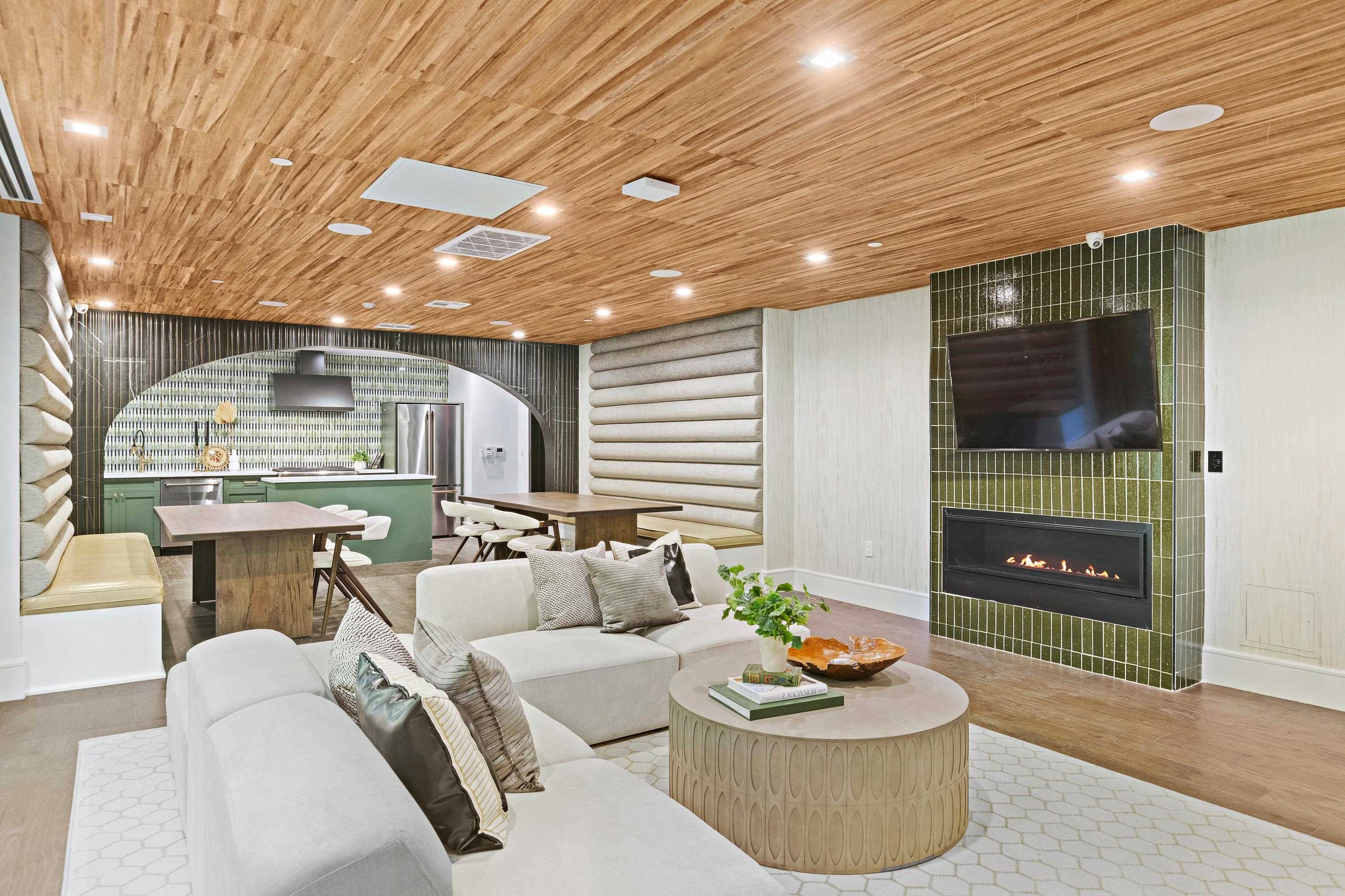 8701 CHURCHILL RD Unit: 906