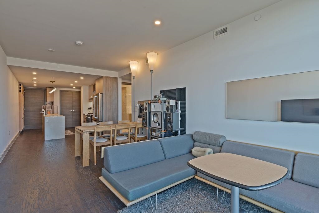 8701 CHURCHILL RD Unit: 906