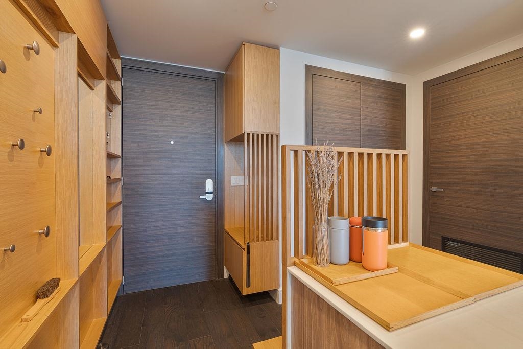 8701 CHURCHILL RD Unit: 906