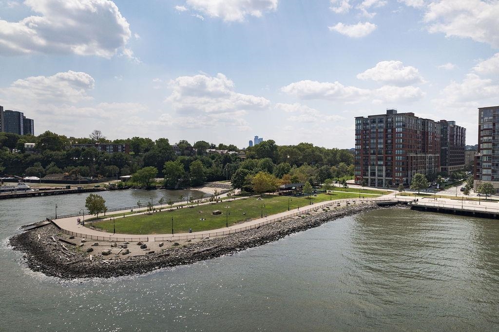 1100 MAXWELL LANE Unit: 238