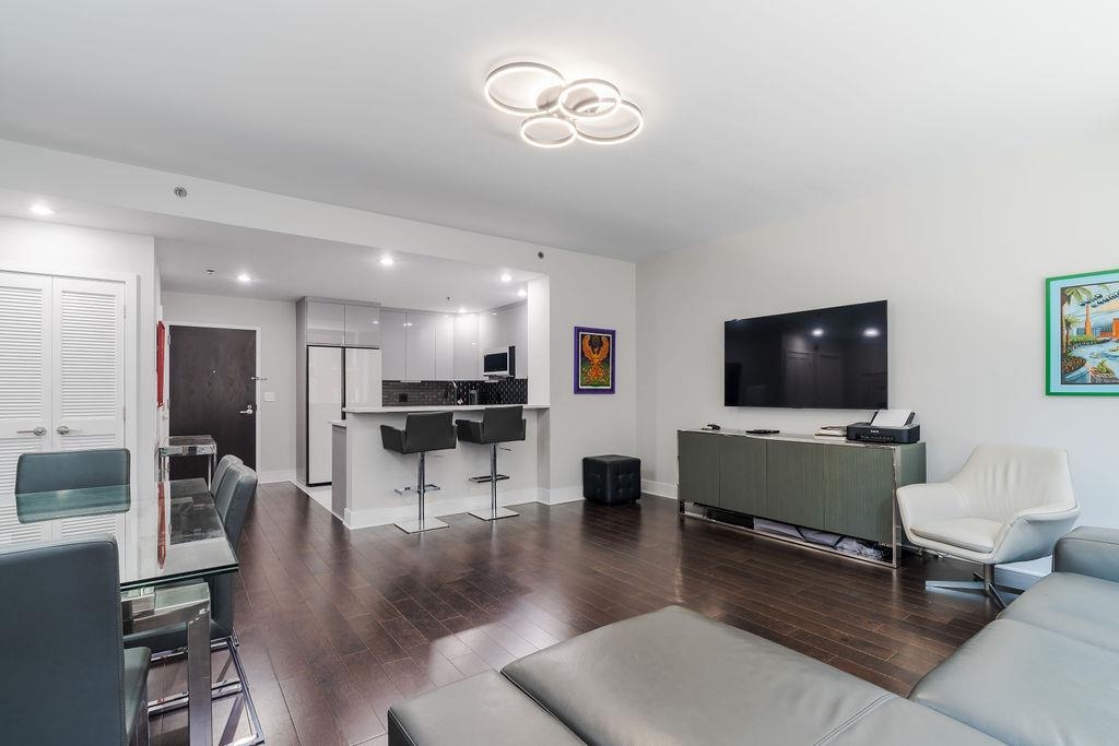 1100 MAXWELL LANE Unit: 238