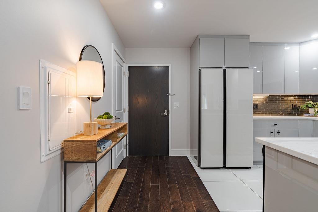 1100 MAXWELL LANE Unit: 238