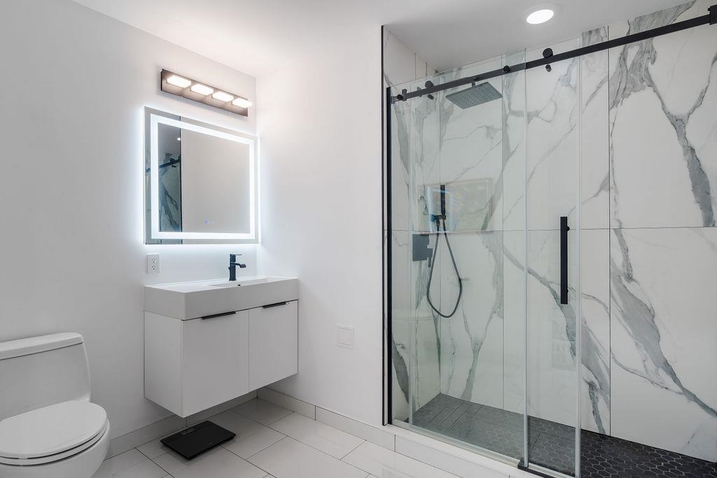 1100 MAXWELL LANE Unit: 238