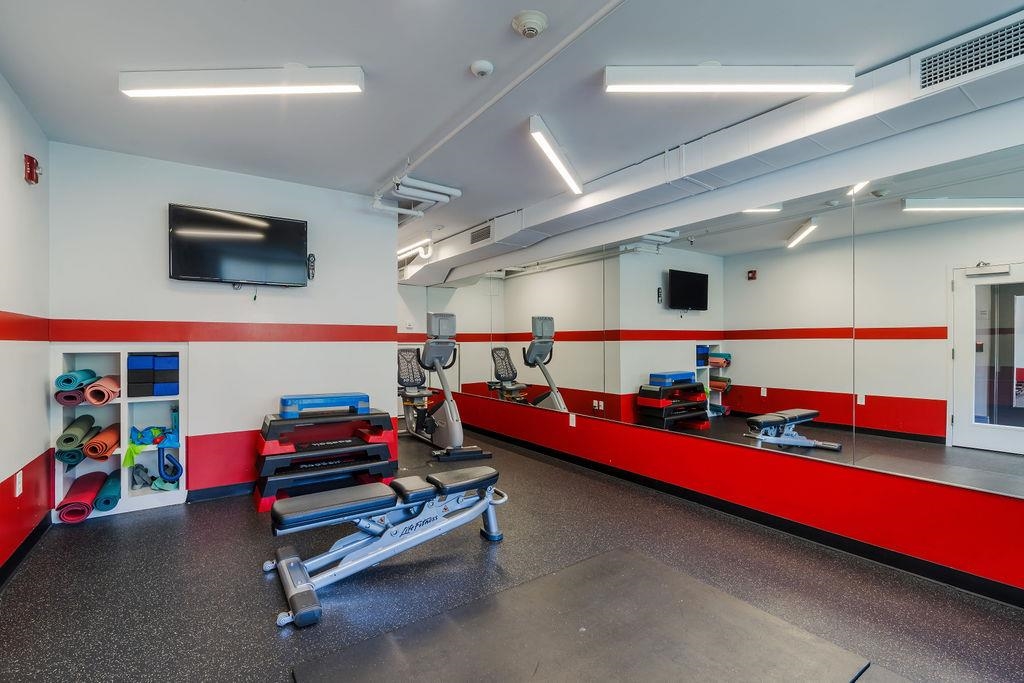 1100 MAXWELL LANE Unit: 238