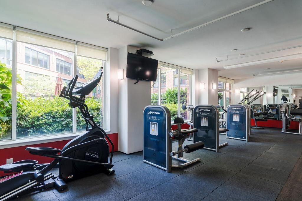 1100 MAXWELL LANE Unit: 238