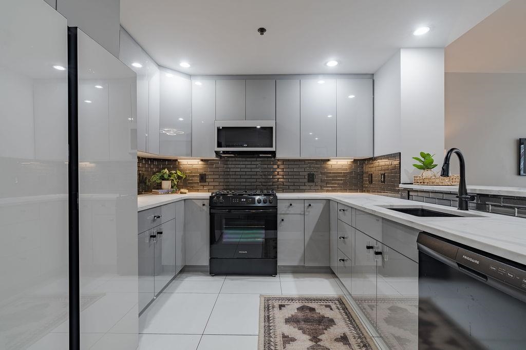 1100 MAXWELL LANE Unit: 238