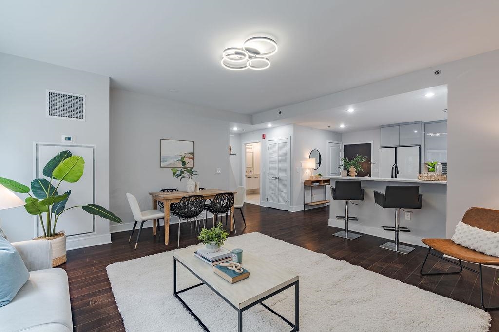 1100 MAXWELL LANE Unit: 238