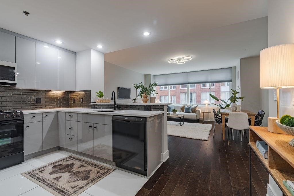 1100 MAXWELL LANE Unit: 238