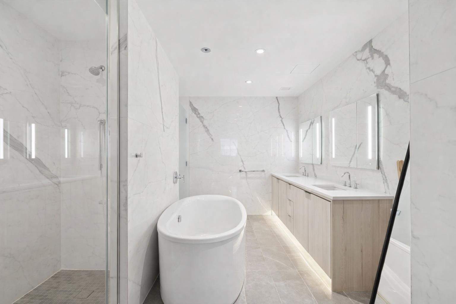 800 AVENUE AT PORT IMPERIAL Unit: 517