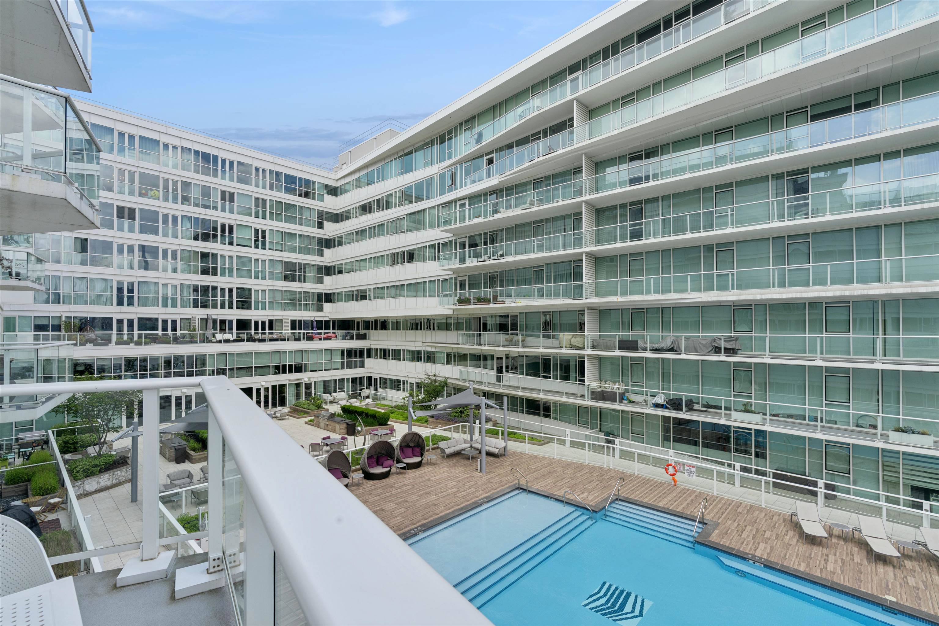 800 AVENUE AT PORT IMPERIAL Unit: 517