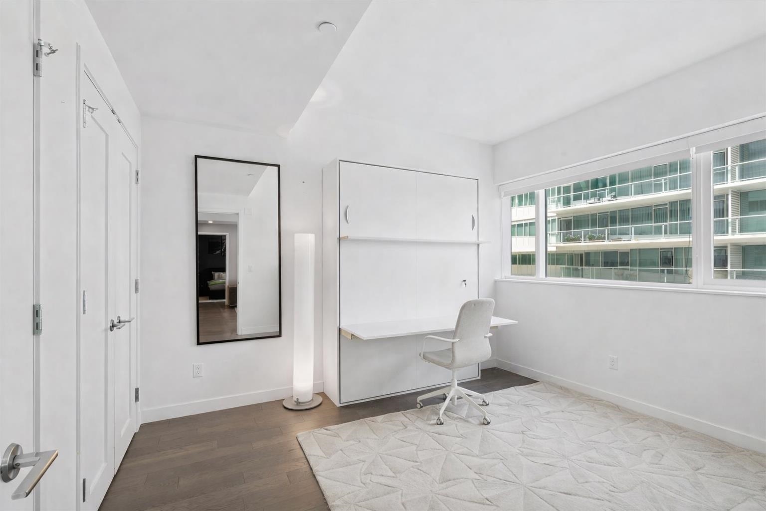 800 AVENUE AT PORT IMPERIAL Unit: 517