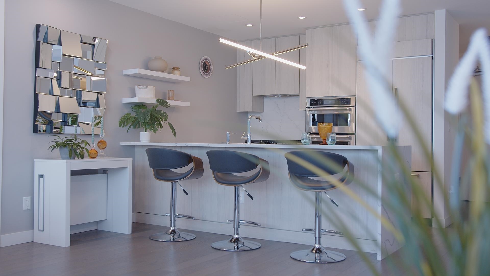 800 AVENUE AT PORT IMPERIAL Unit: 517