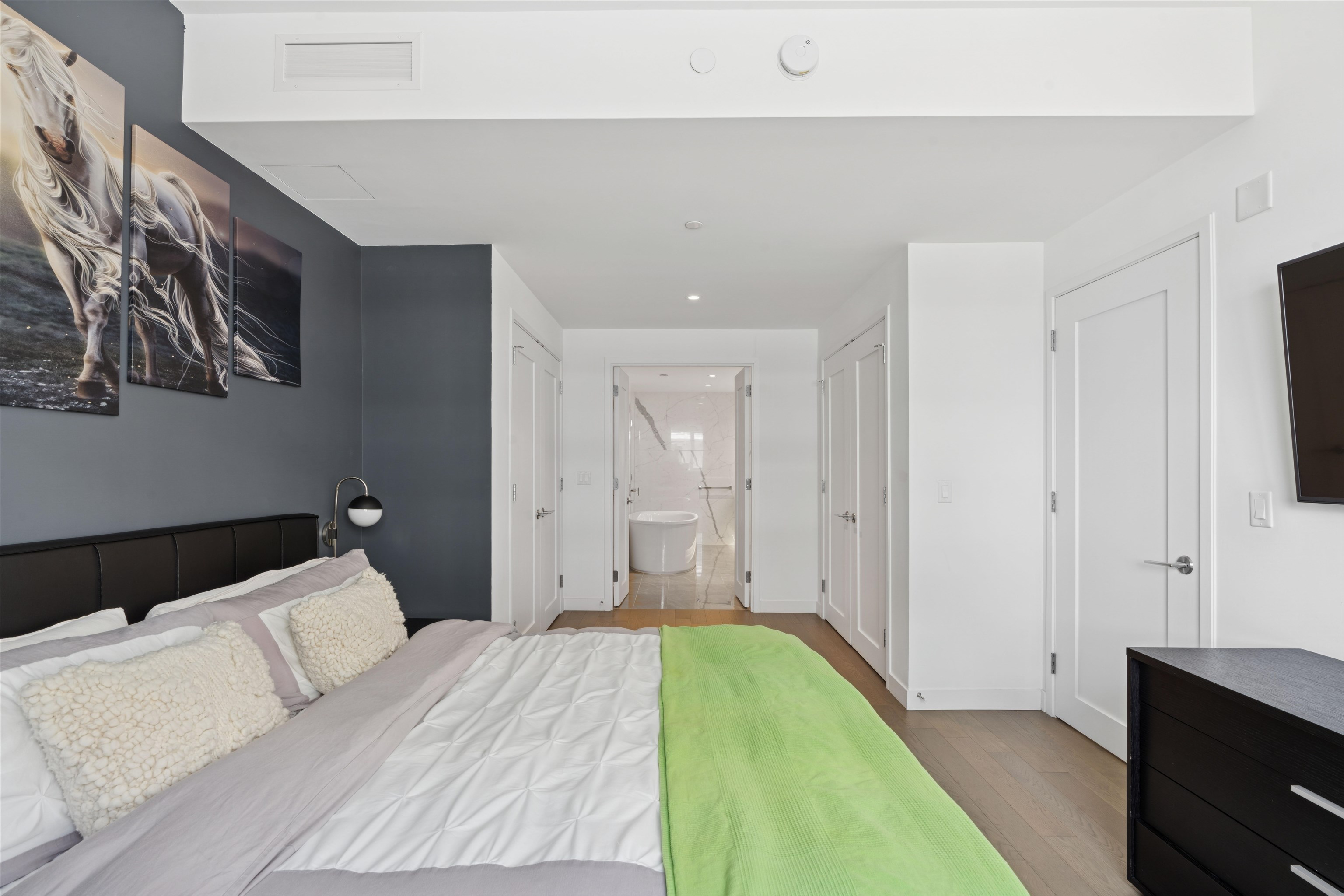 800 AVENUE AT PORT IMPERIAL Unit: 517