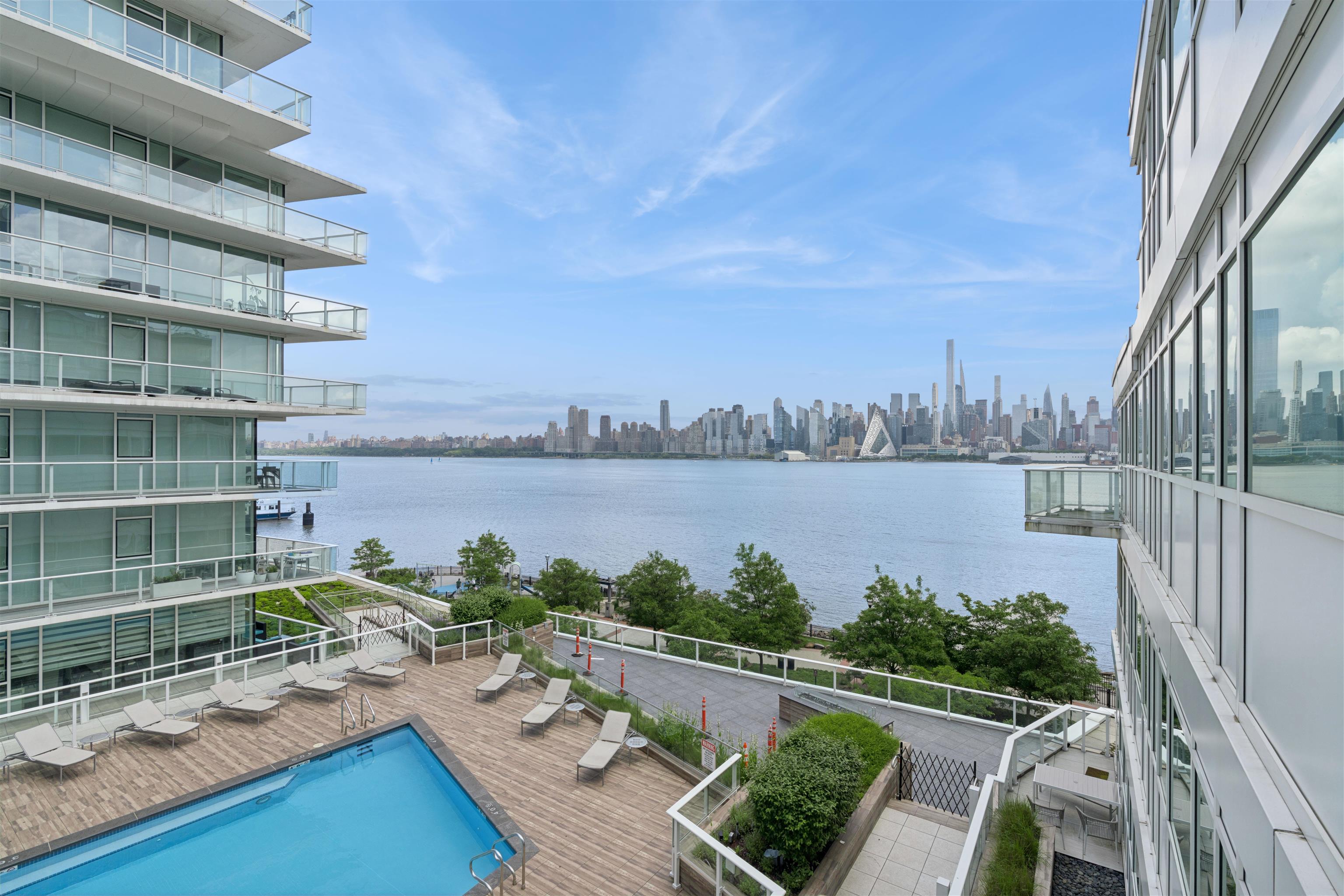 800 AVENUE AT PORT IMPERIAL Unit: 517
