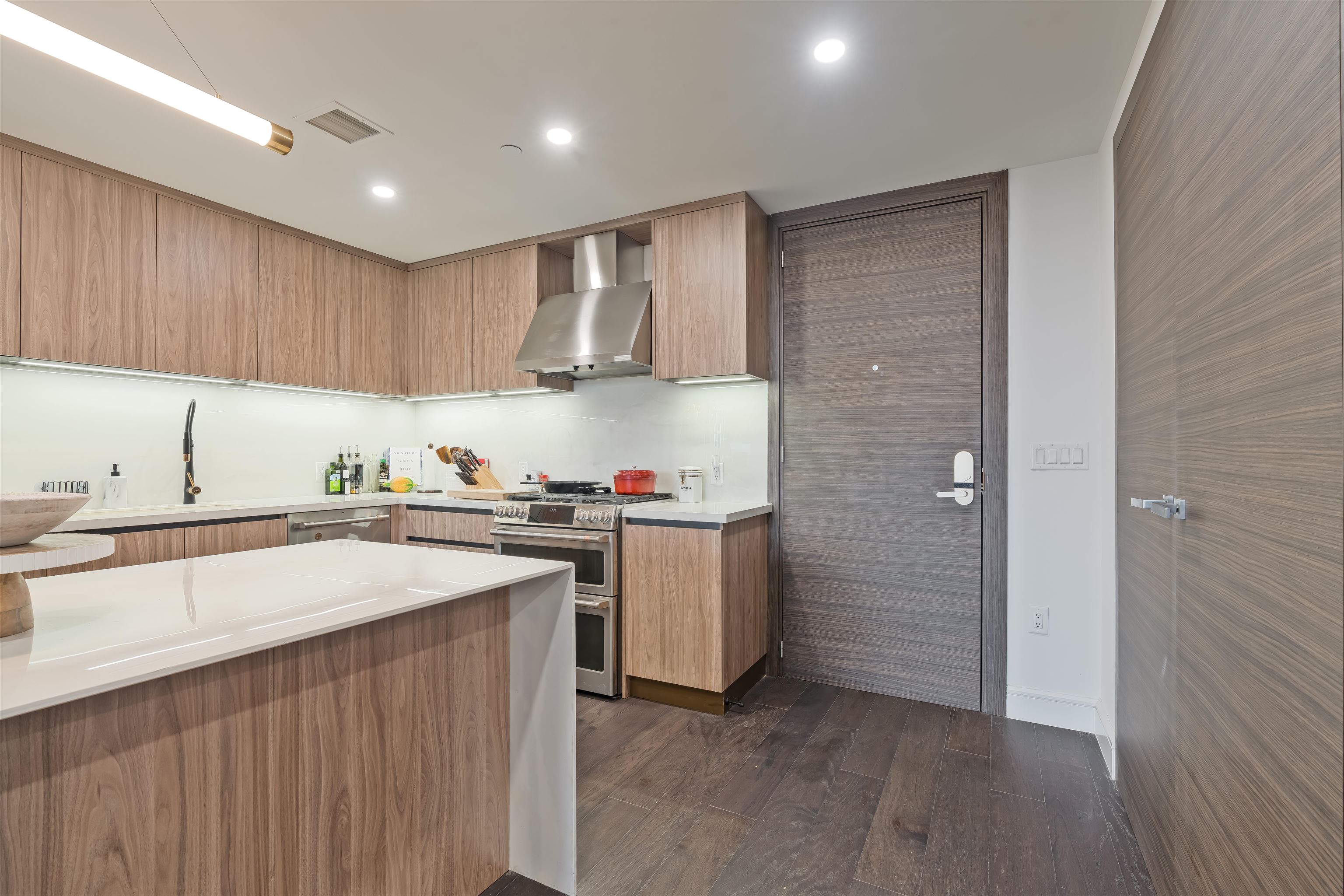 8701 CHURCHILL RD Unit: 505