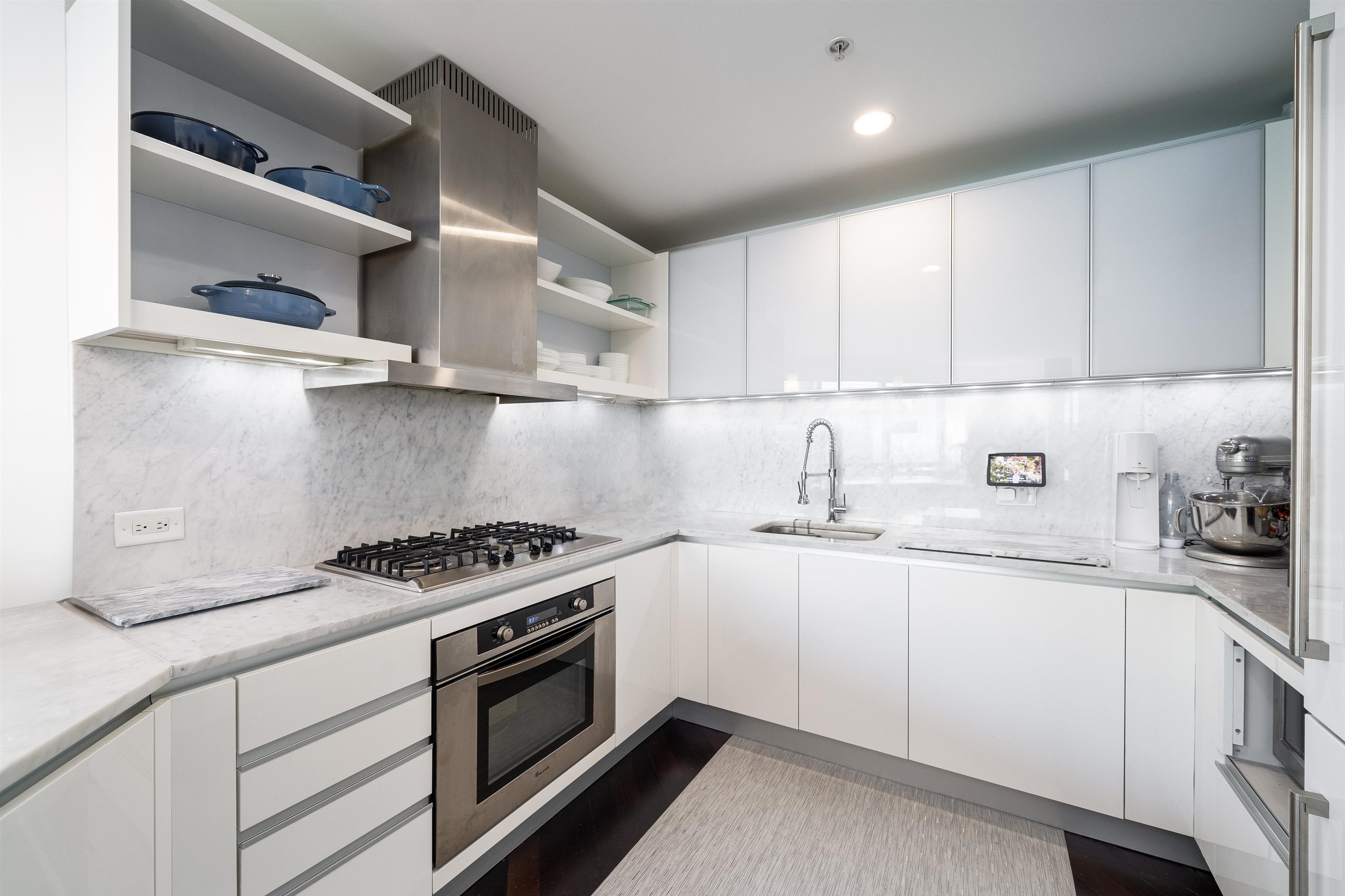 77 HUDSON ST Unit: PH 4901