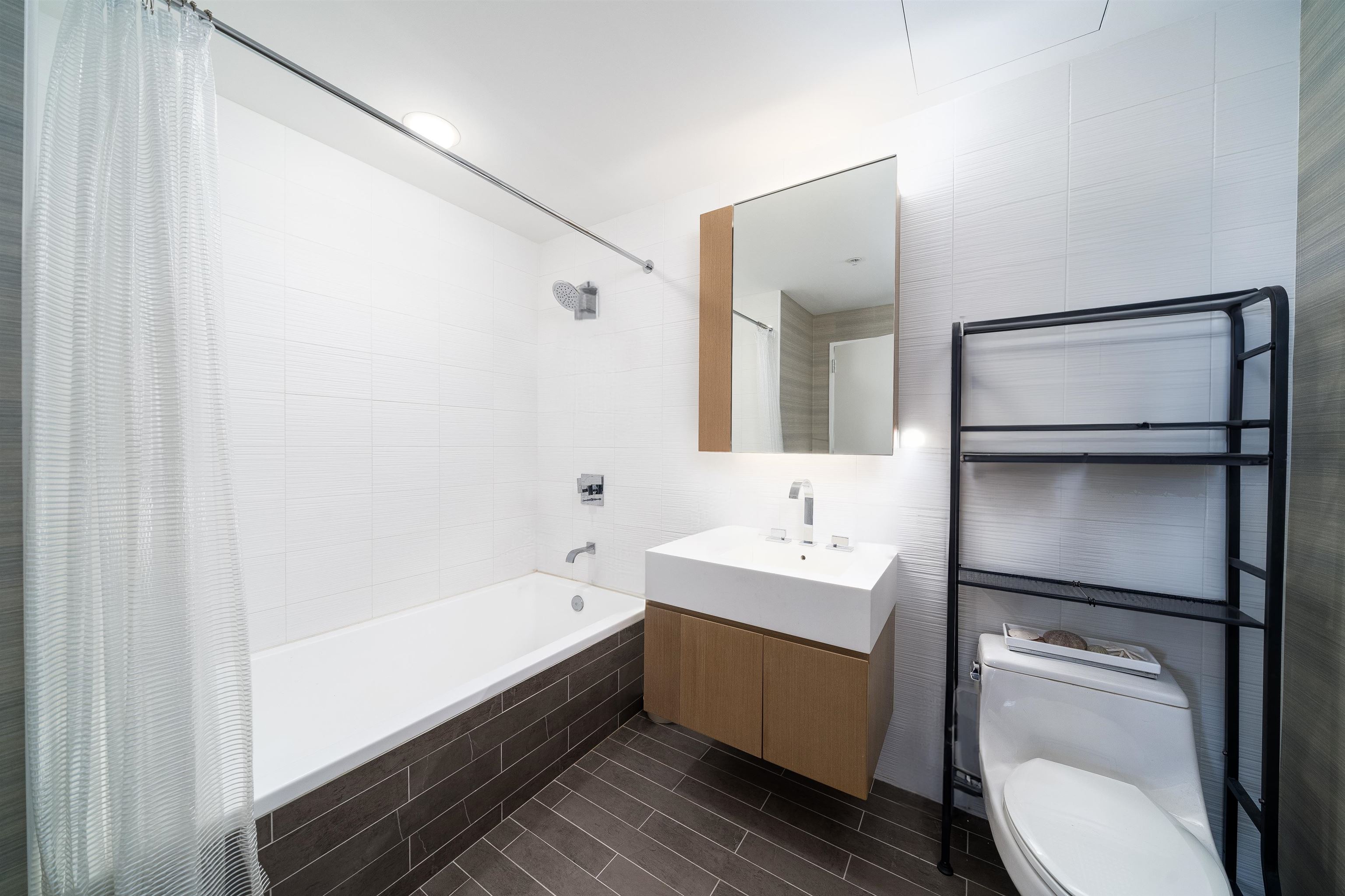 77 HUDSON ST Unit: PH 4901