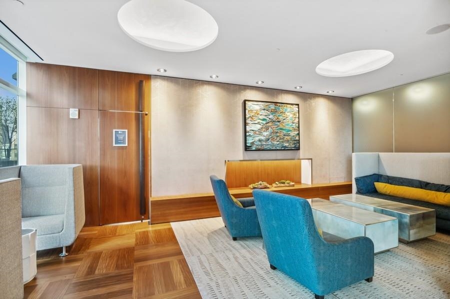 77 HUDSON ST Unit: PH 4901