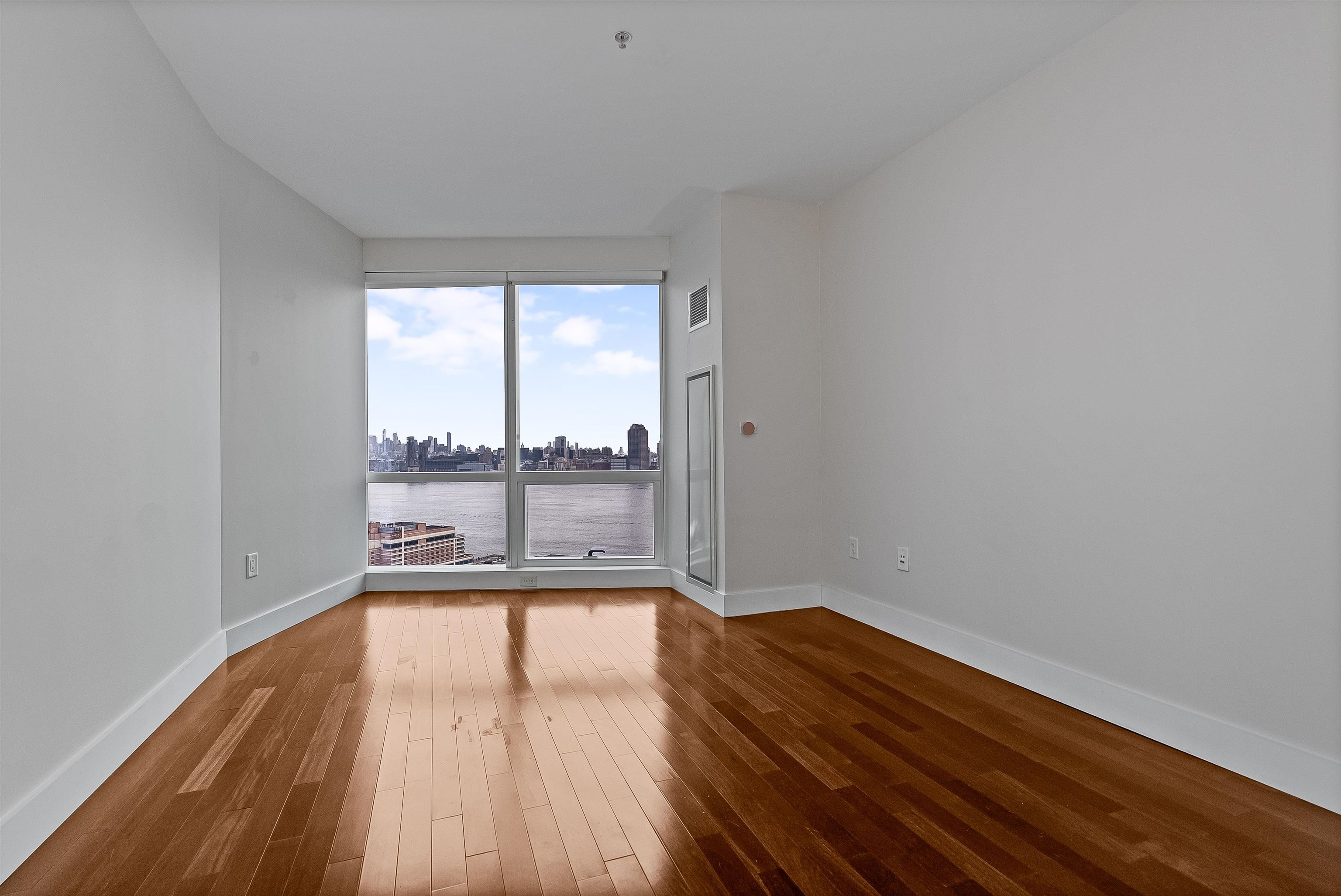 77 HUDSON ST Unit: 2705