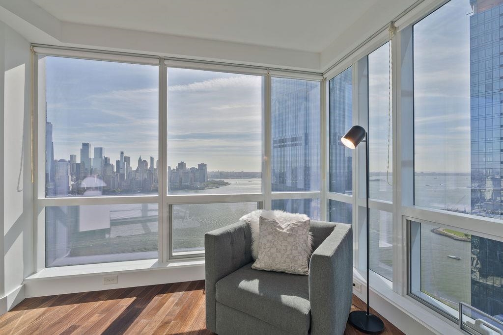 77 HUDSON ST Unit: PH 4505