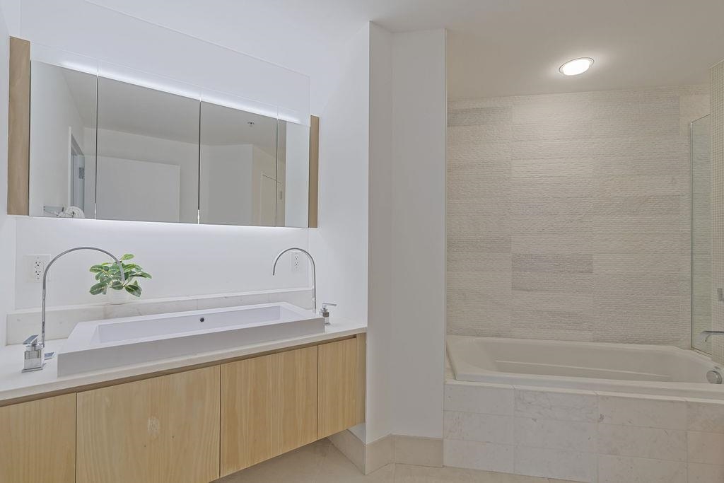 77 HUDSON ST Unit: PH 4505