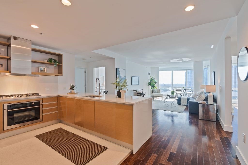 77 HUDSON ST Unit: PH 4505