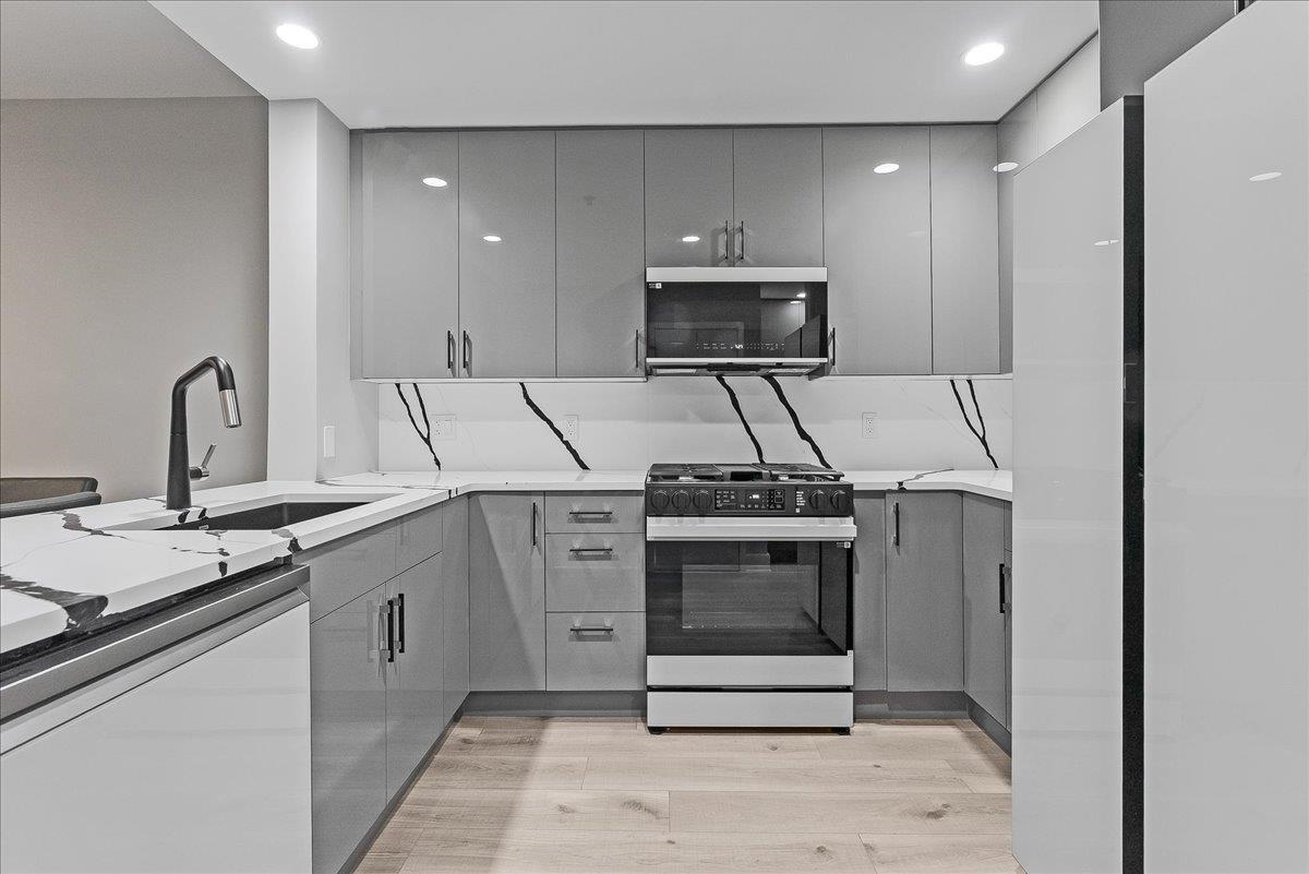 1125 MAXWELL LANE Unit: 440