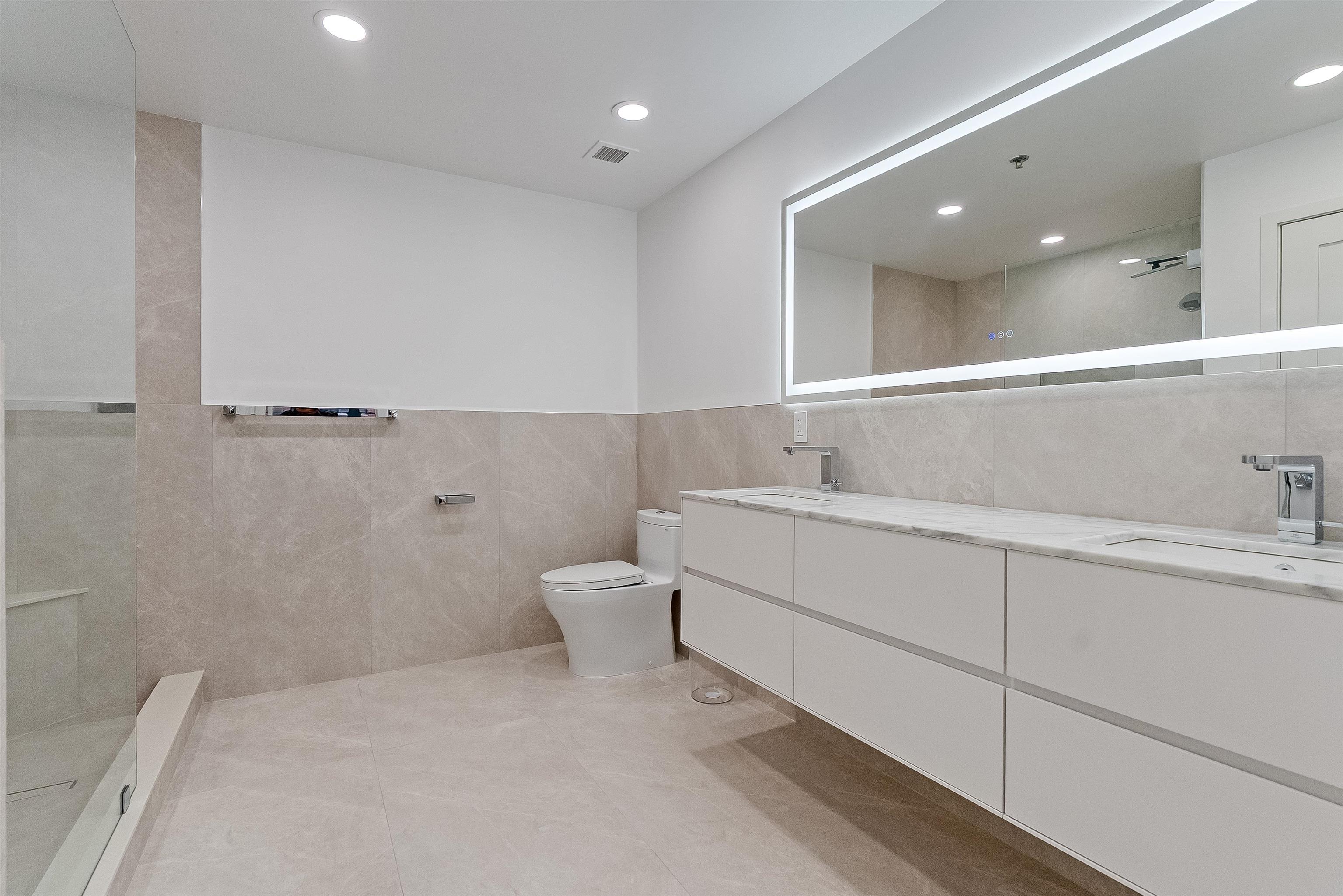 1125 MAXWELL LANE Unit: 440