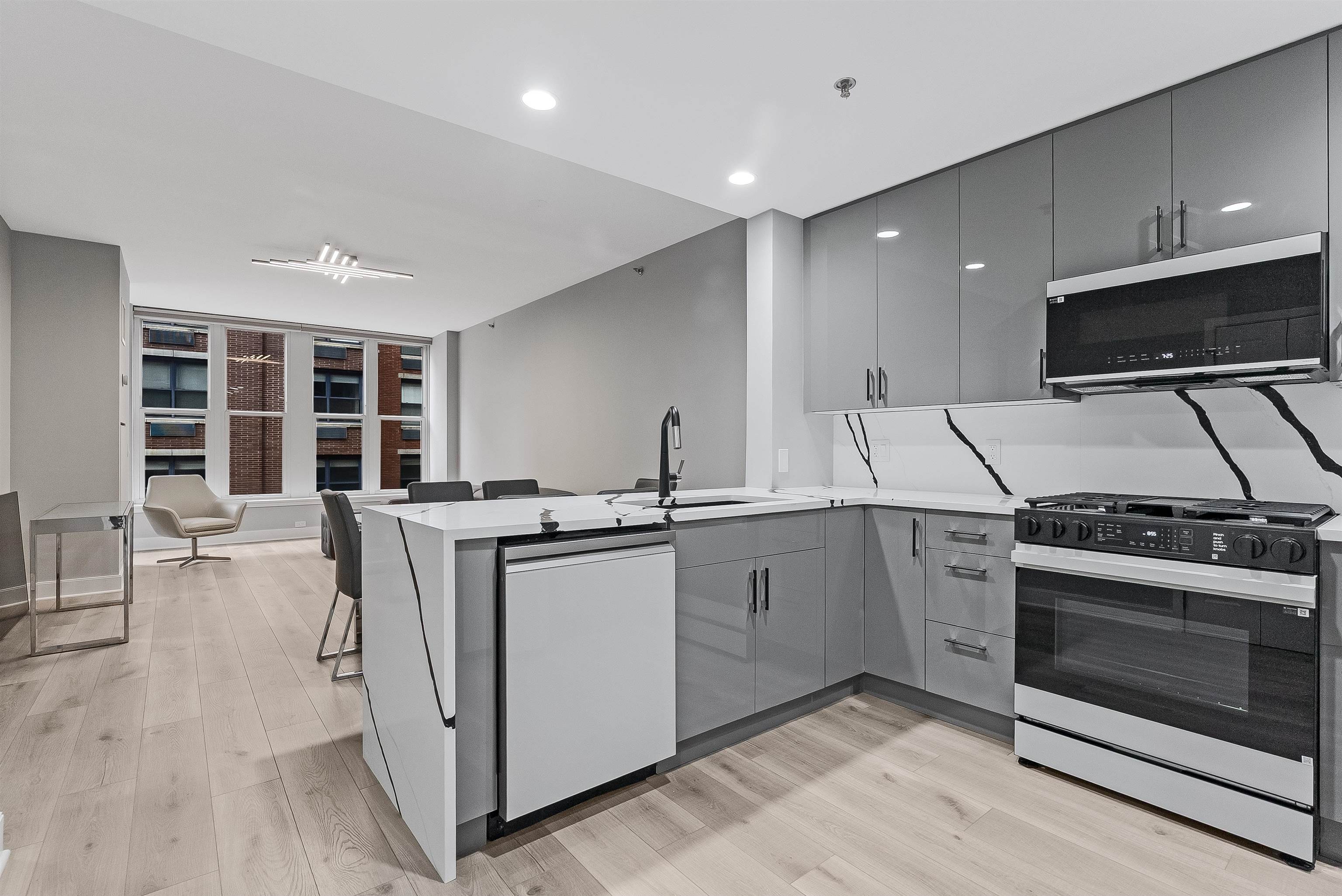 1125 MAXWELL LANE Unit: 440