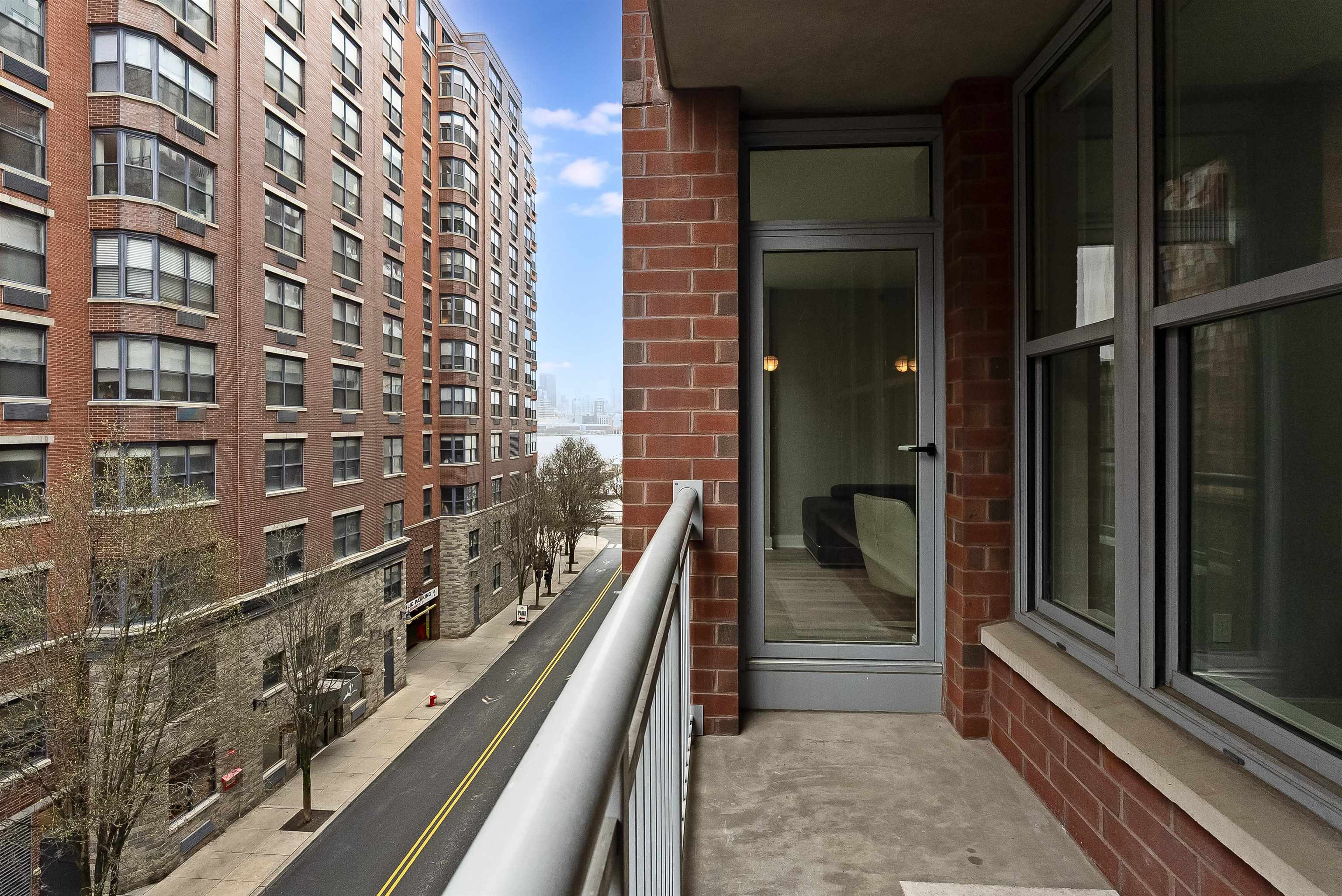 1125 MAXWELL LANE Unit: 440
