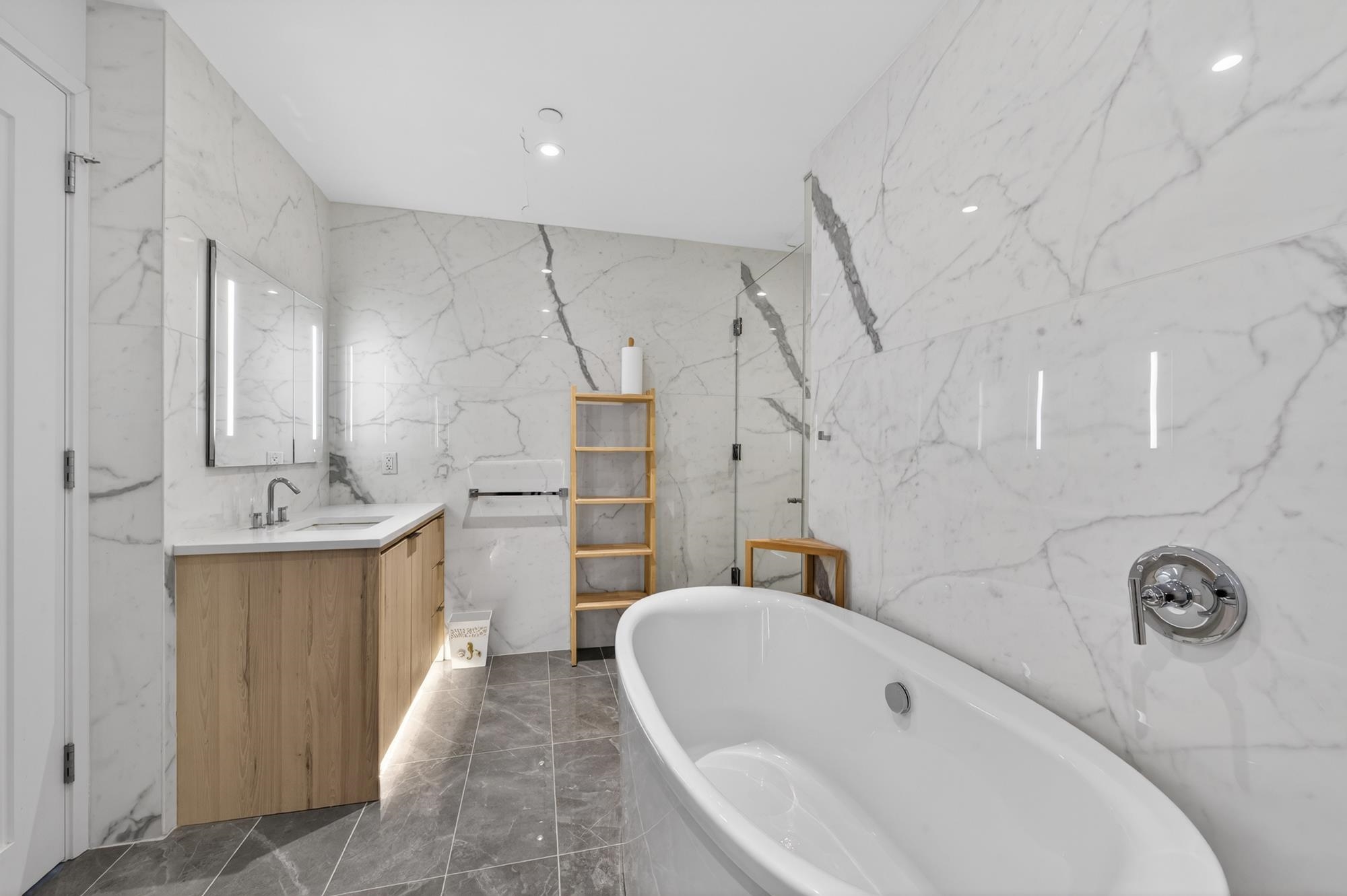 800 AVENUE AT PORT IMPERIAL Unit: 515