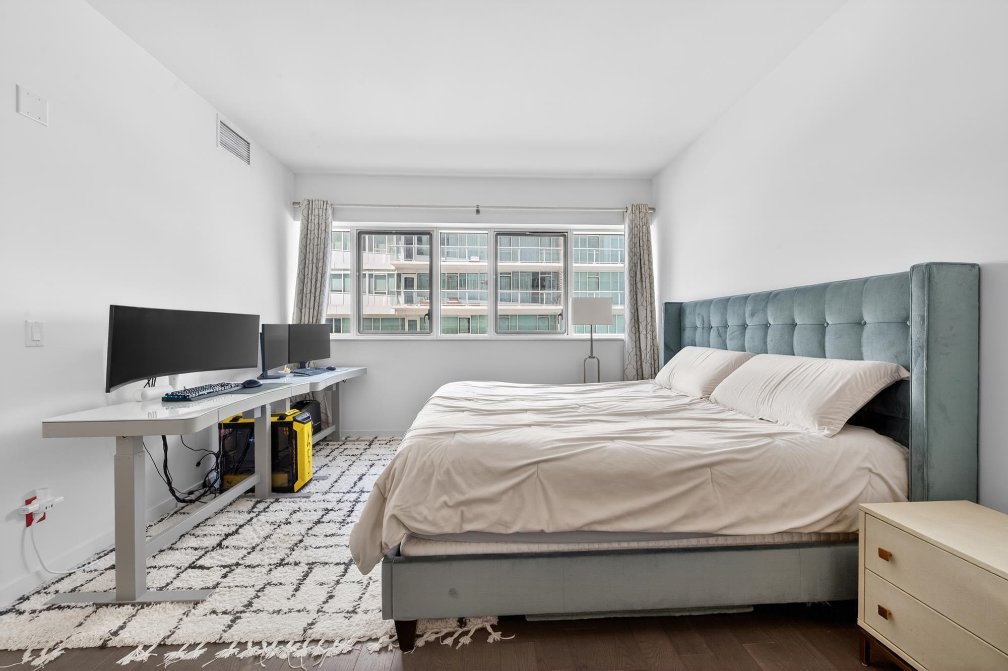 800 AVENUE AT PORT IMPERIAL Unit: 515