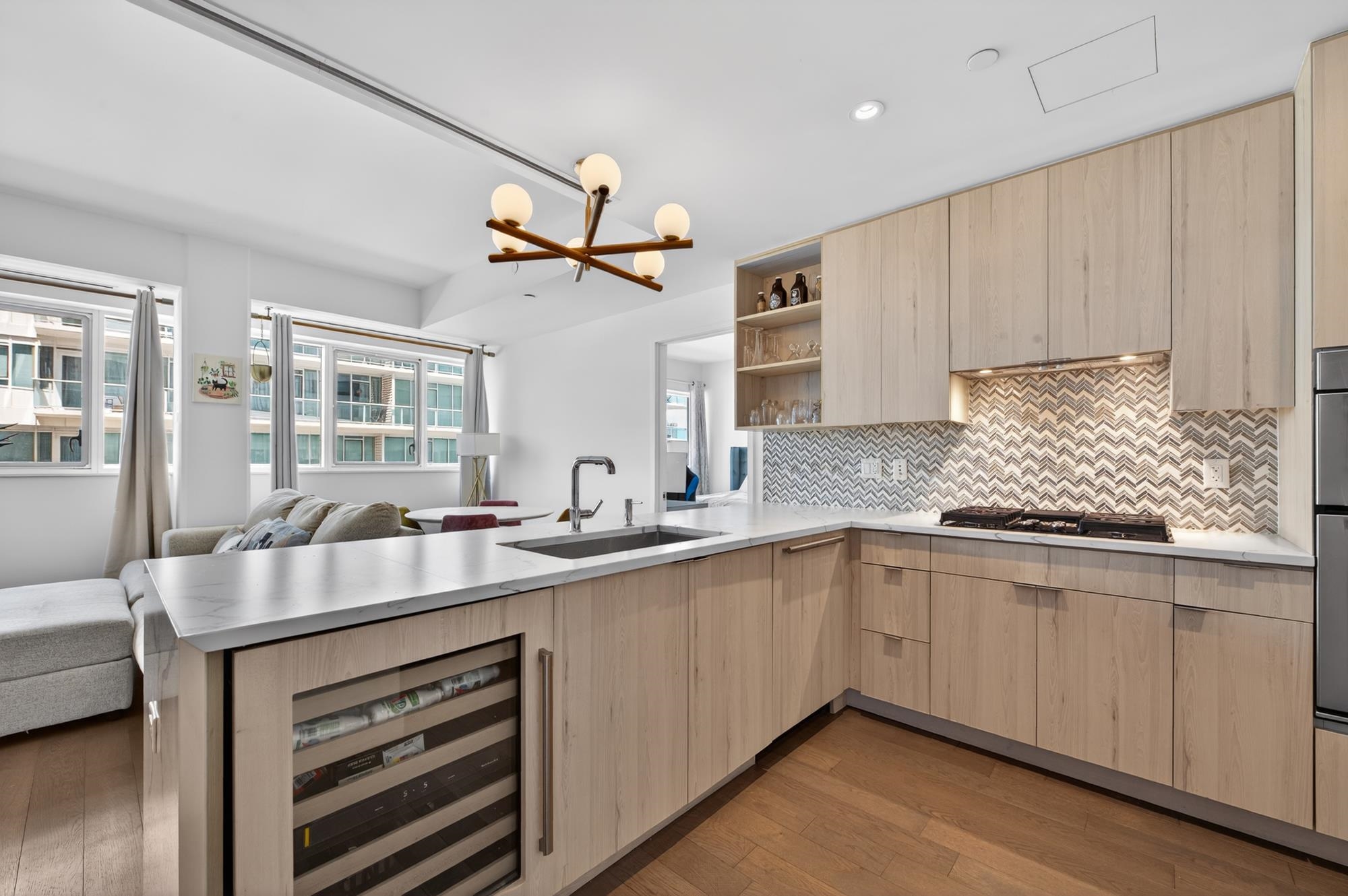 800 AVENUE AT PORT IMPERIAL Unit: 515