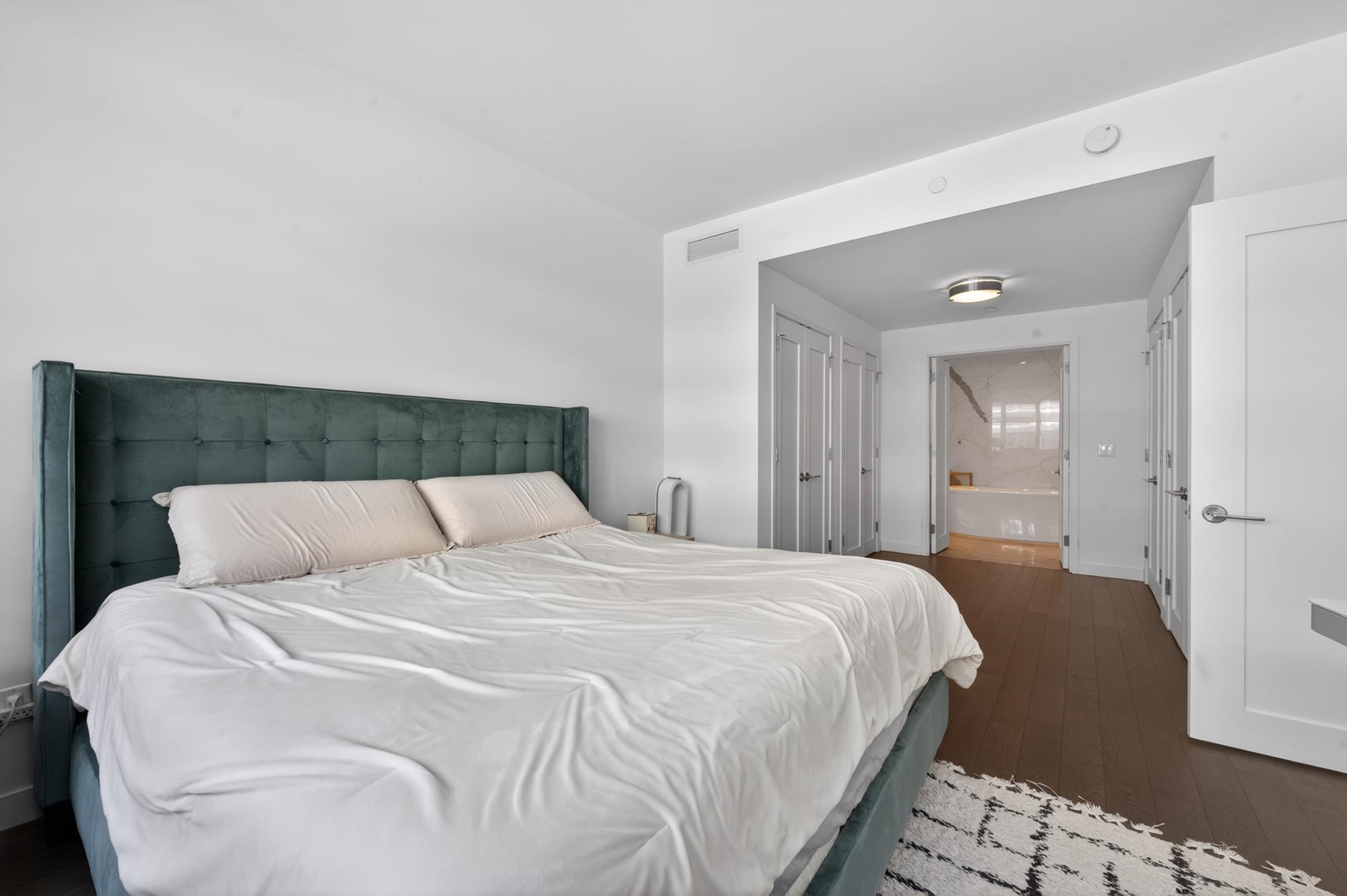 800 AVENUE AT PORT IMPERIAL Unit: 515