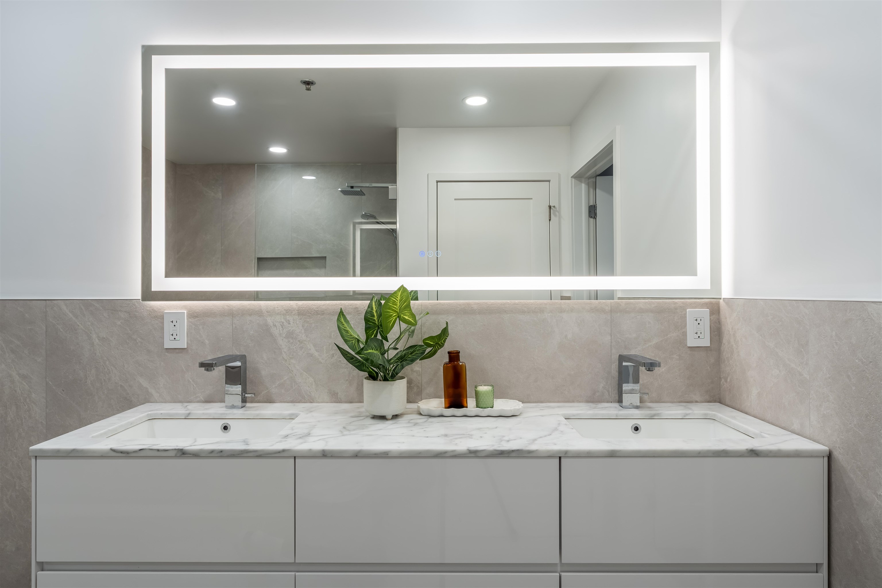 1125 MAXWELL LANE Unit: 440