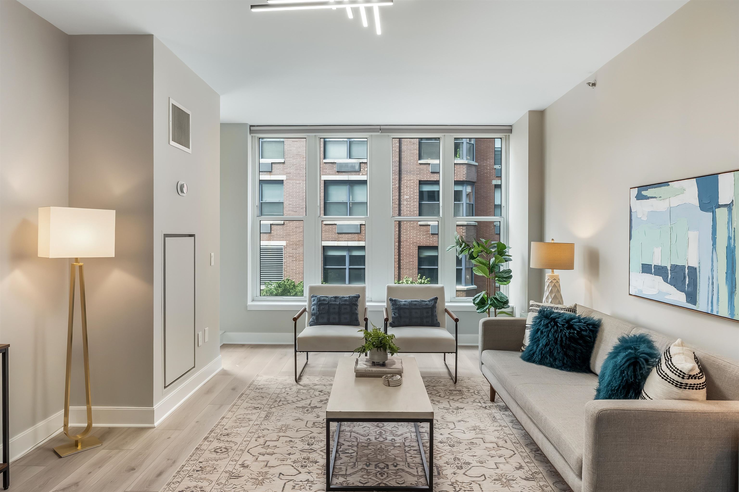1125 MAXWELL LANE Unit: 440