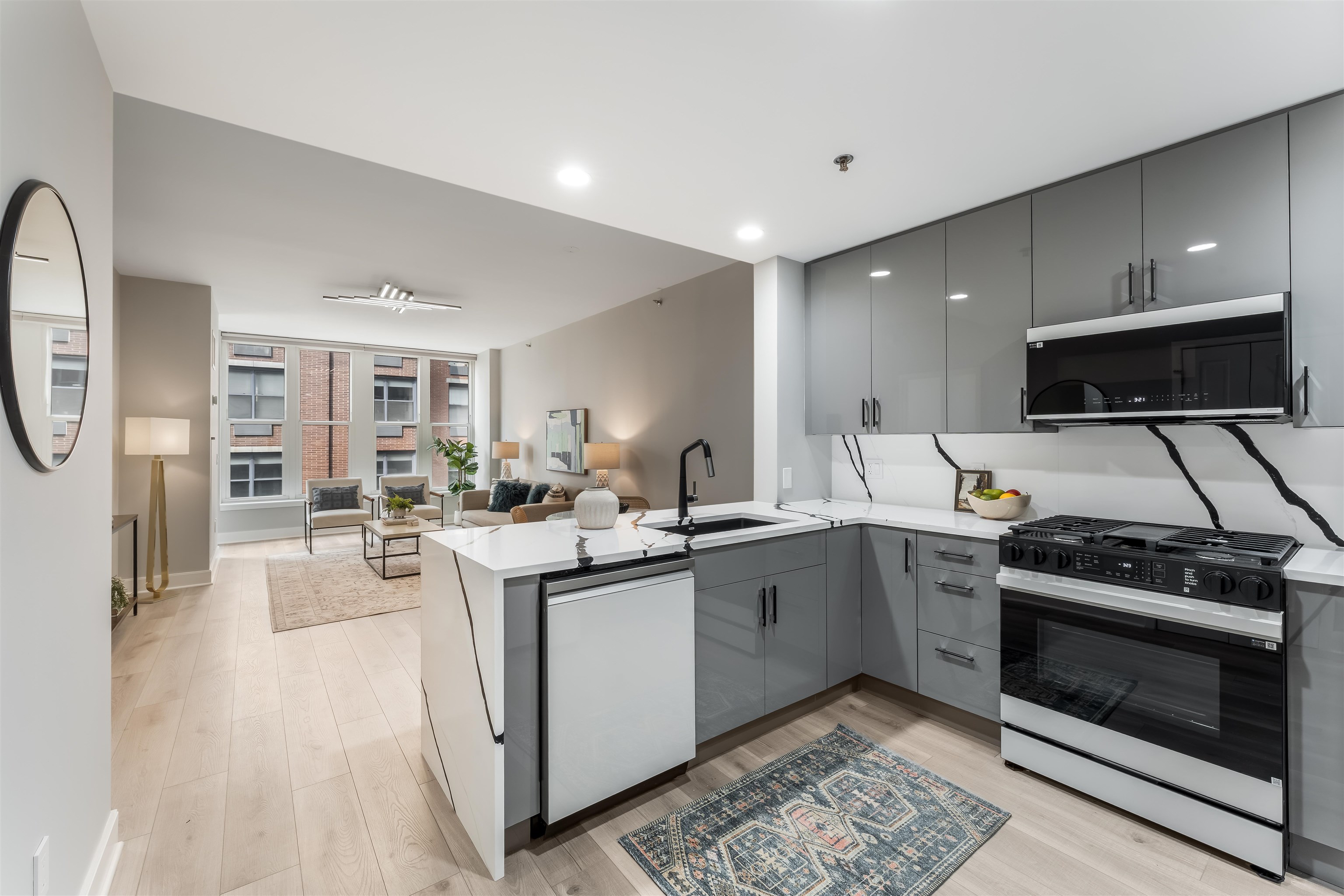 1125 MAXWELL LANE Unit: 440