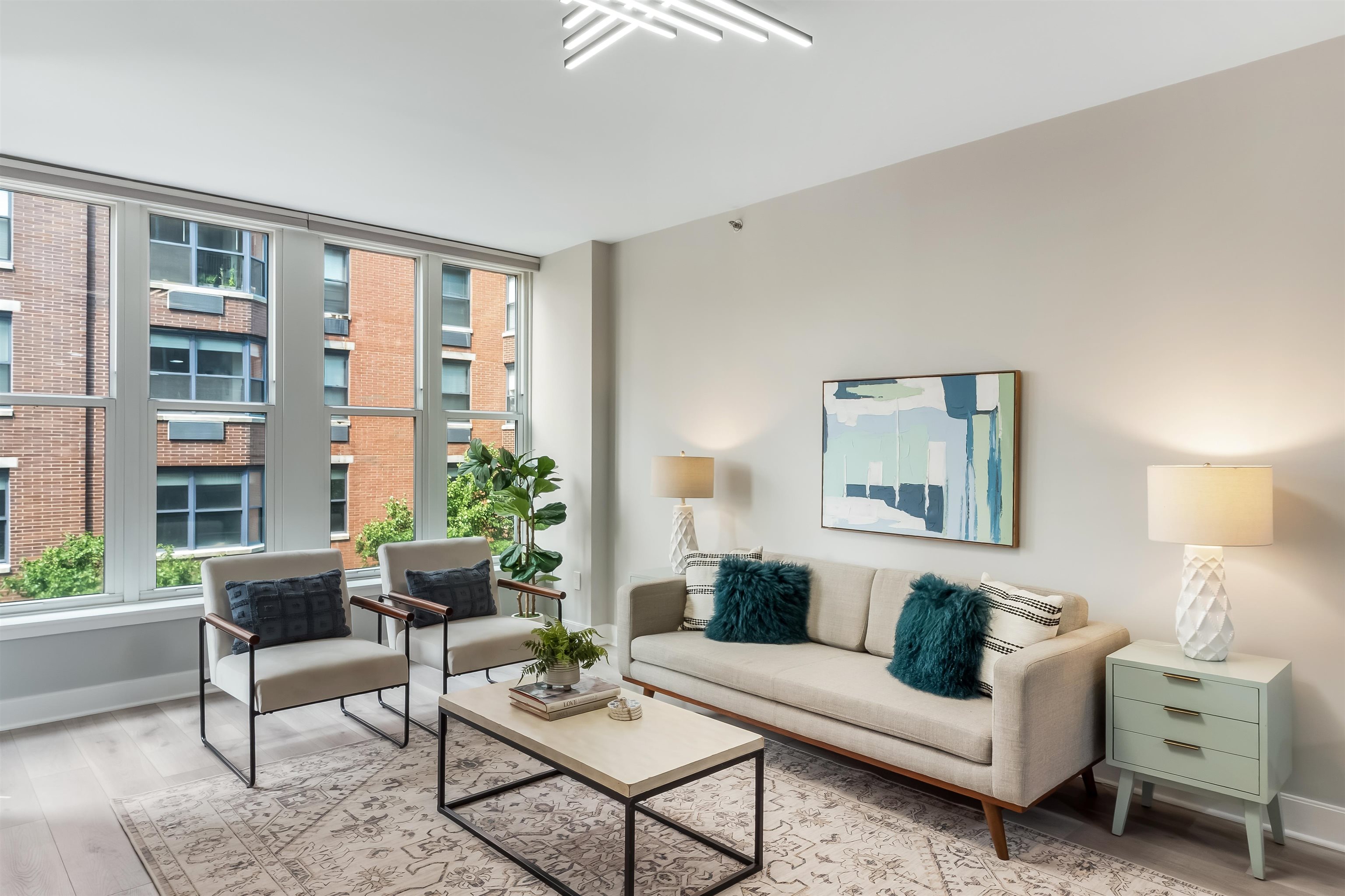 1125 MAXWELL LANE Unit: 440